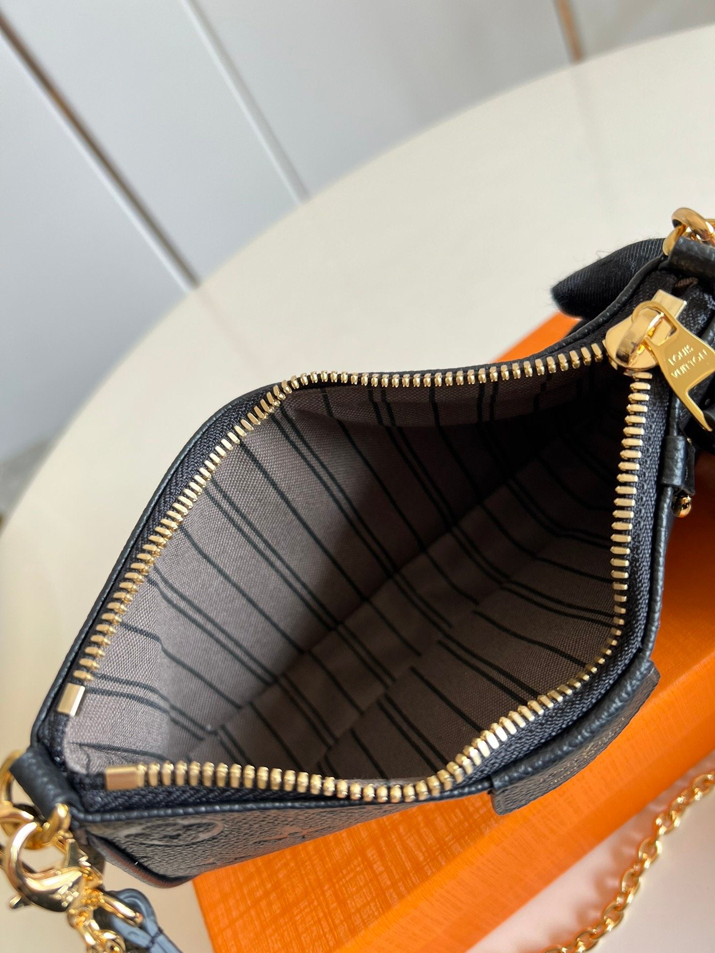 Louis Vuitton Easy Pouch On Strap 19Cm Black
