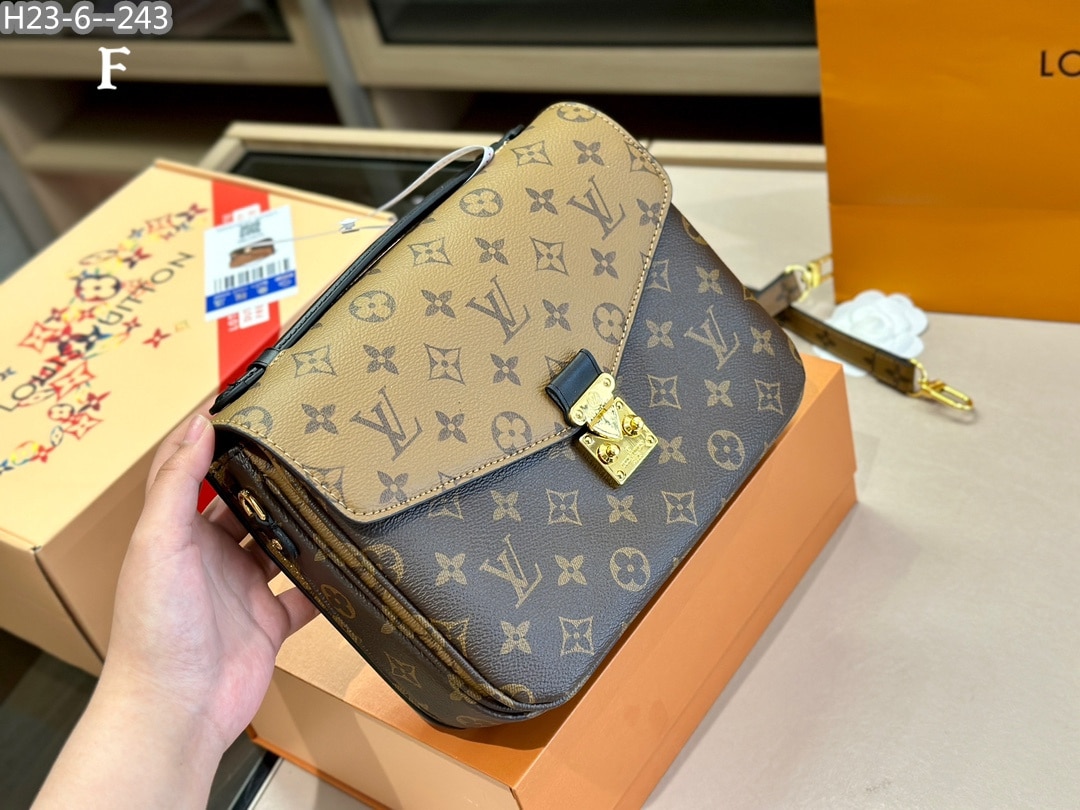 Louis Vuitton Pochette Métis Monogram Reverse 25Cm