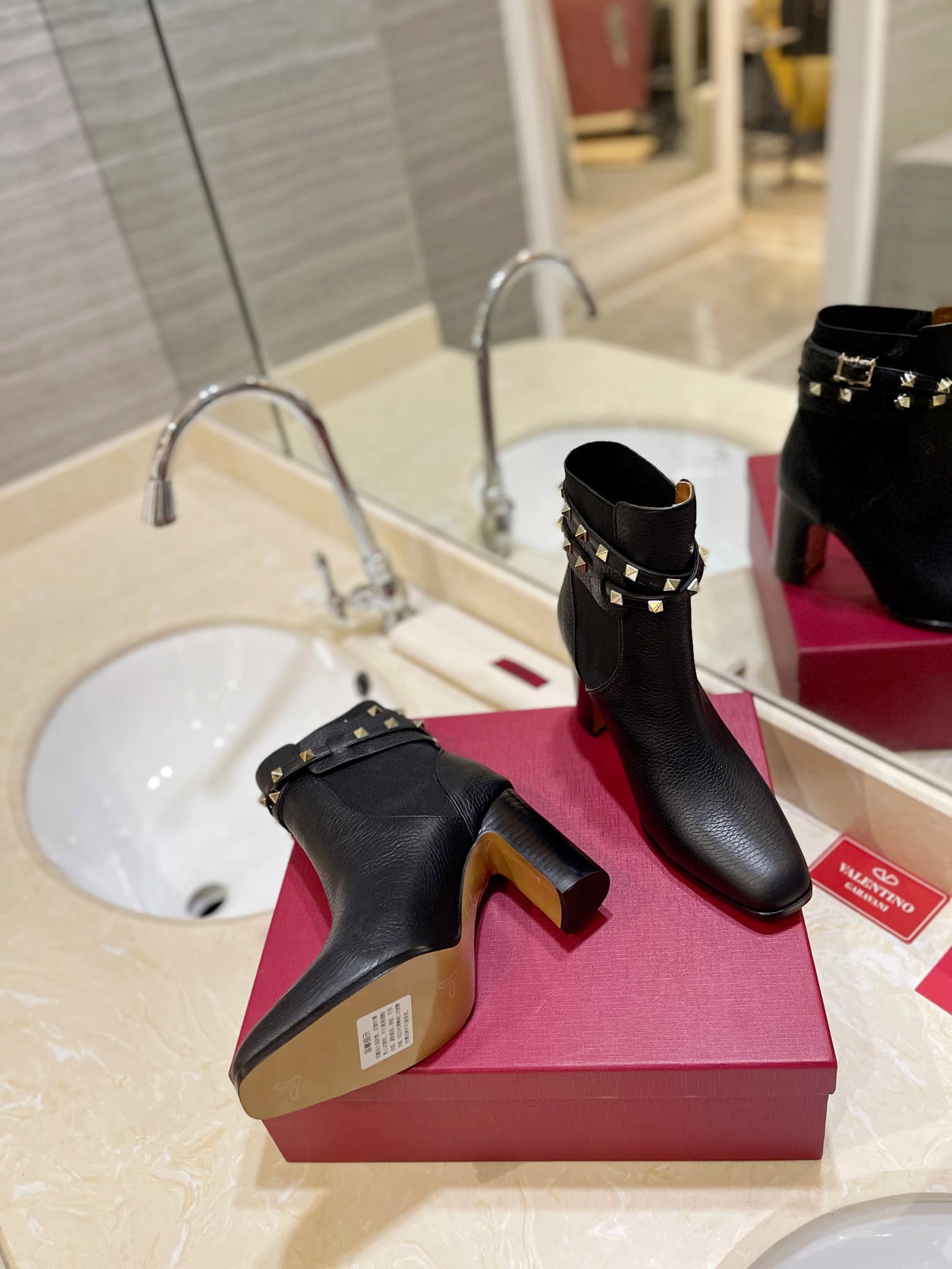 Valentino Garavani Rockstud Grainy Calfskin Ankle Boot Black 3W2S0P62Vce 0No