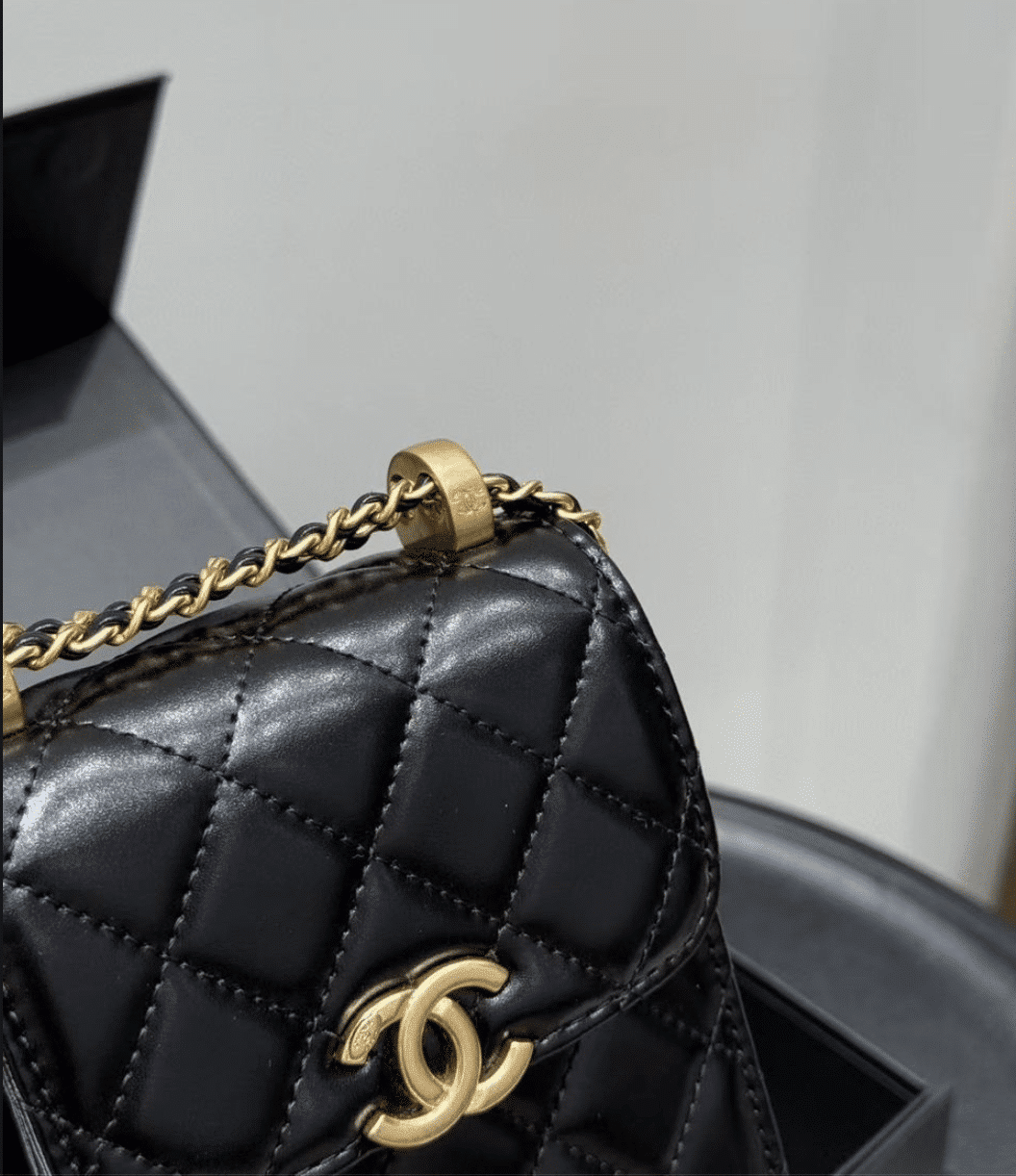 Chanel Trendy Cc Phone Holder Quilted Crossbody Bags Black 17cm