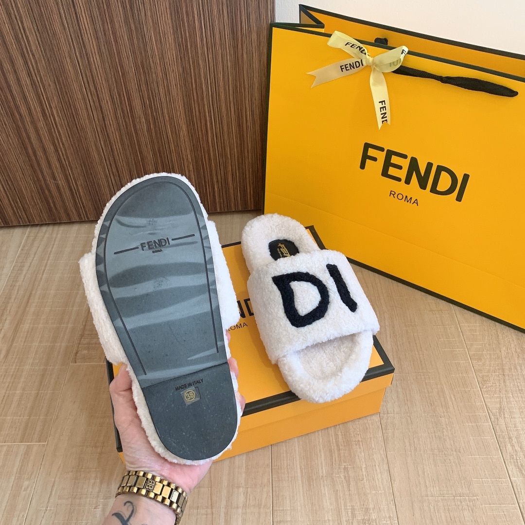 Fendi Fleece Black Text Slippers White
