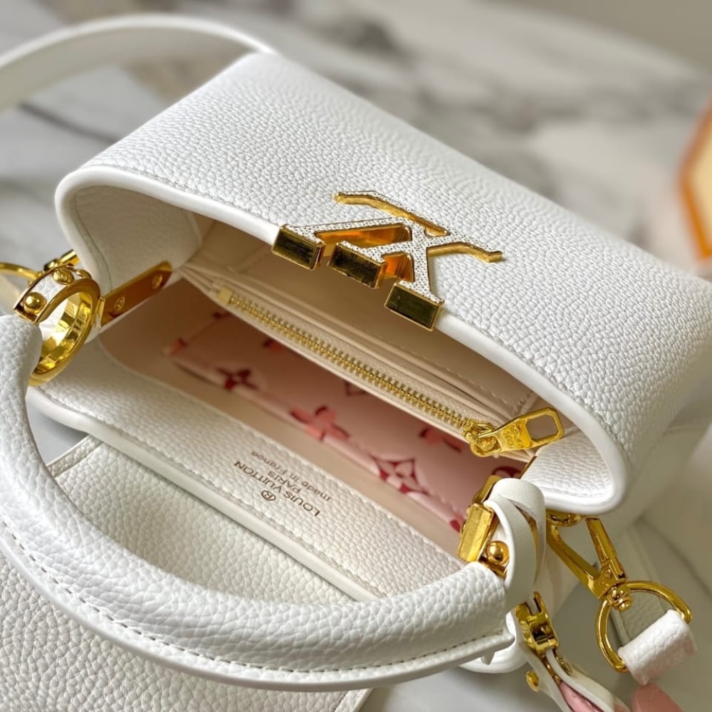 Louis Vuitton Capucines Mini Bag Snow White 21Cm M21416