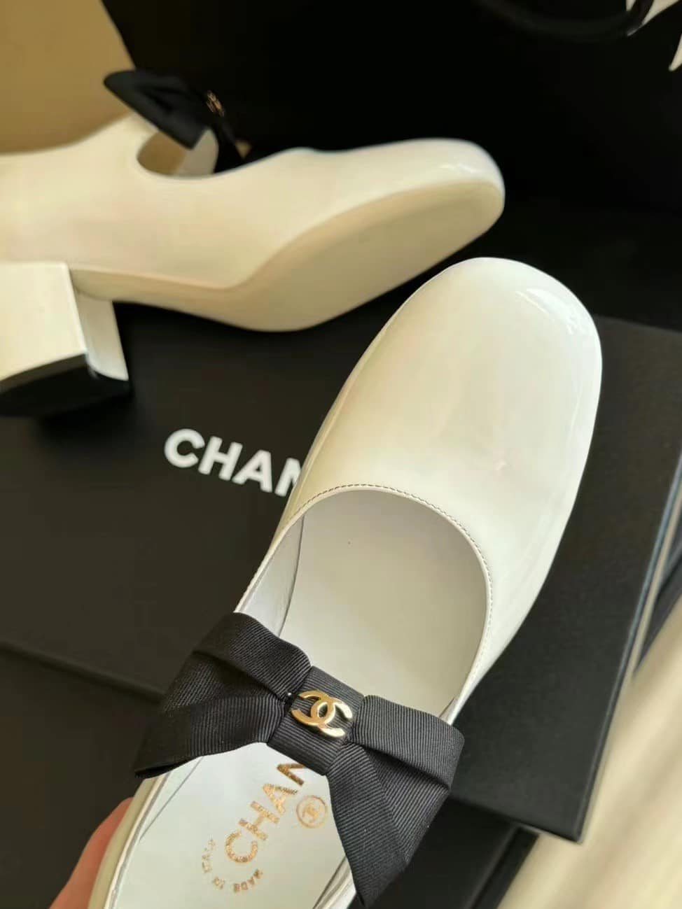 Chanel Mary Janes White And Black G45356 B15113 Nt688