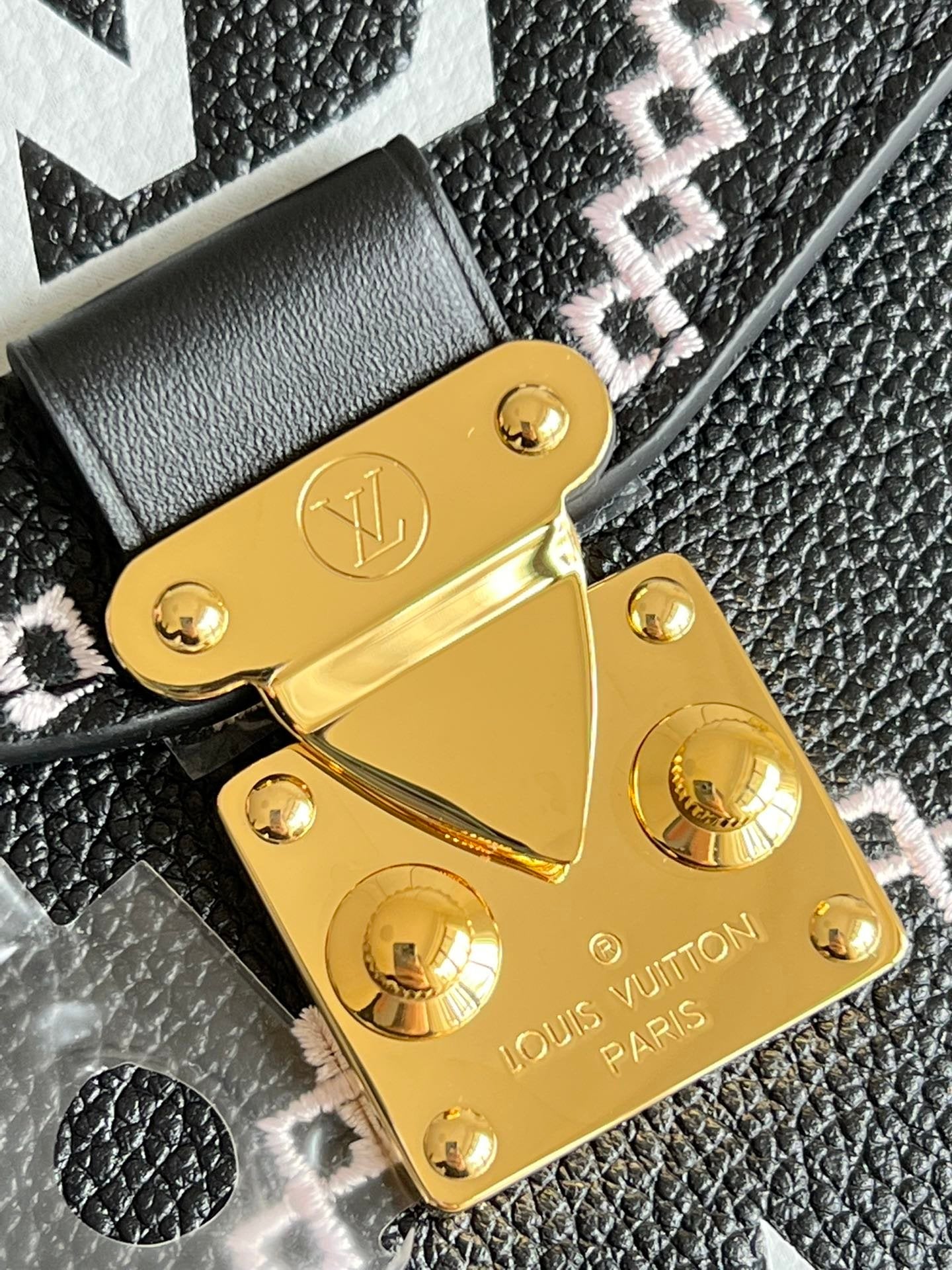 Louis Vuitton Pochette M Tis 25Cm Black Bag