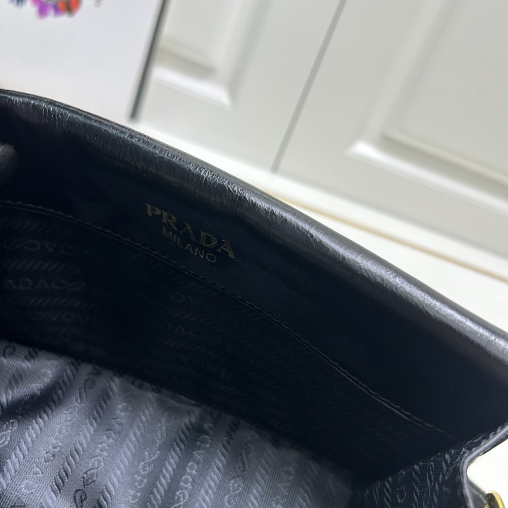 Prada Leather Shoulder Bag Black 23Cm