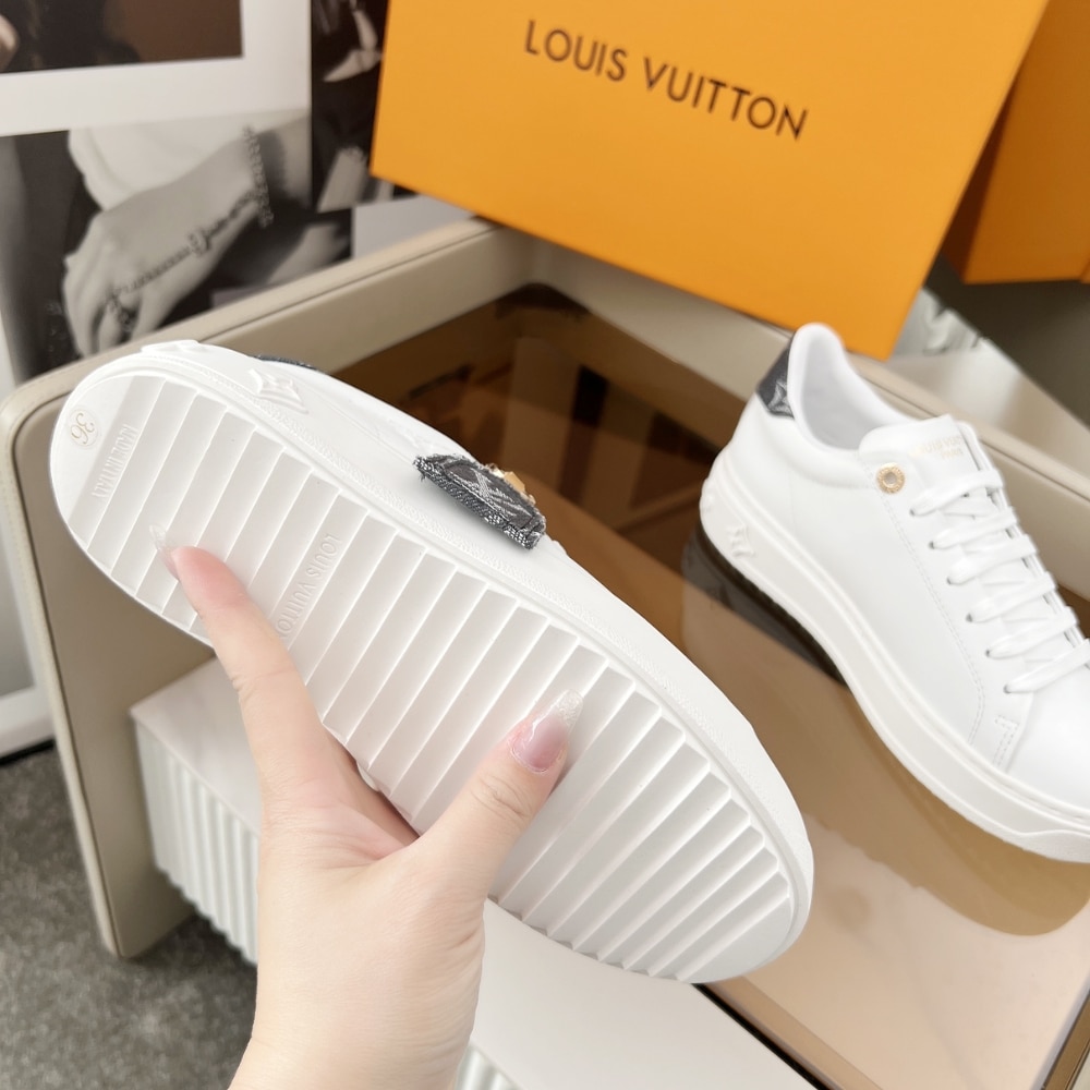 Louis Vuitton Time Out Sneaker Grey 1Aguy4