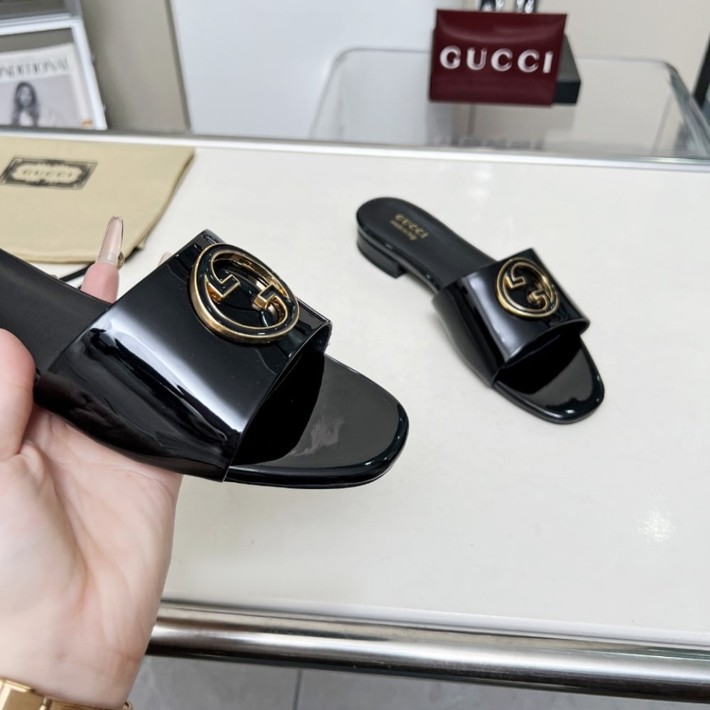 Gucci Women Round Interlocking G Sandal In Black
