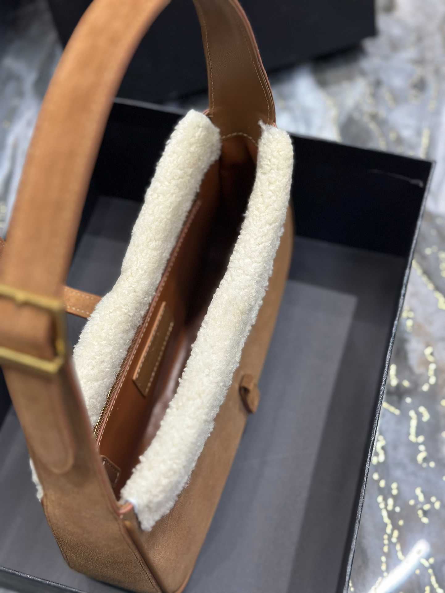 Saint Laurent Le 5 A 7 Hobo Bag In Suede And Shearling