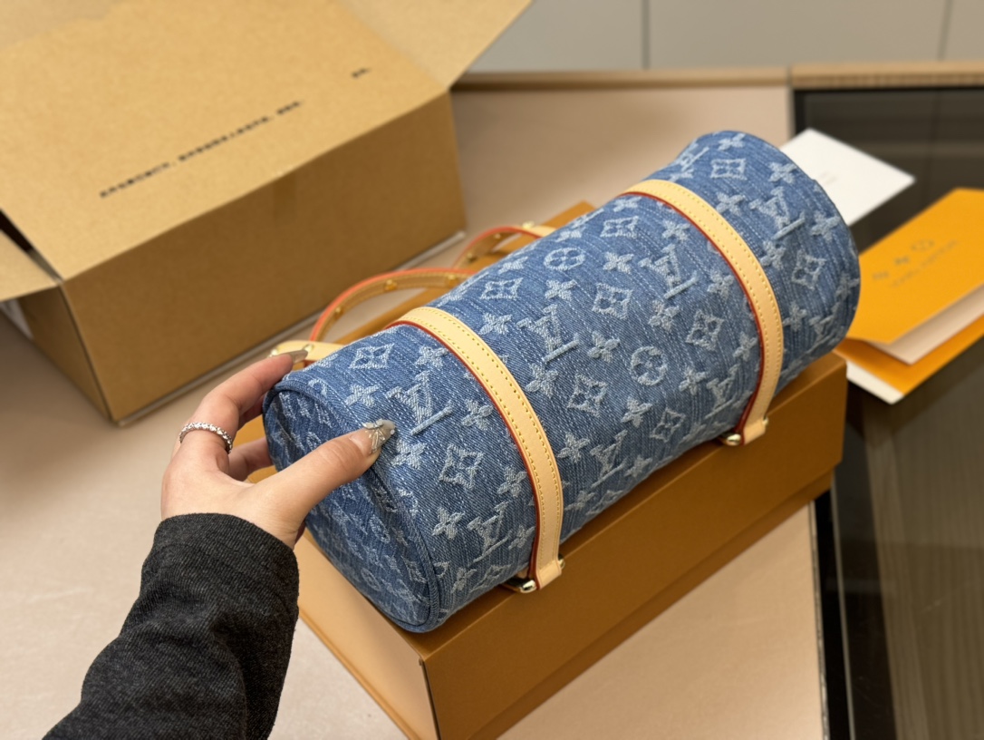 Louis Vuitton Hills Pochette Denim Blue 27Cm M82949