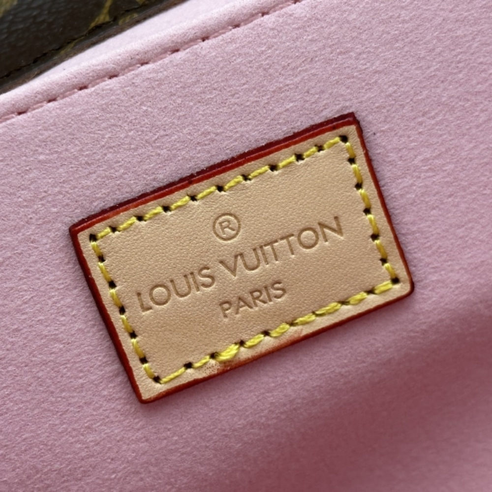 Louis Vuitton Pochette Métis Monogram Coated Canvas 25Cm M47203