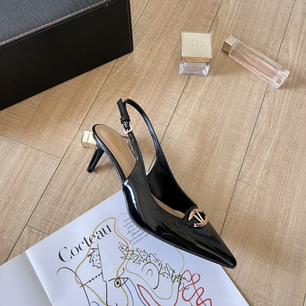 Valentino VLogo Shiny Leather Leather Heels In Black