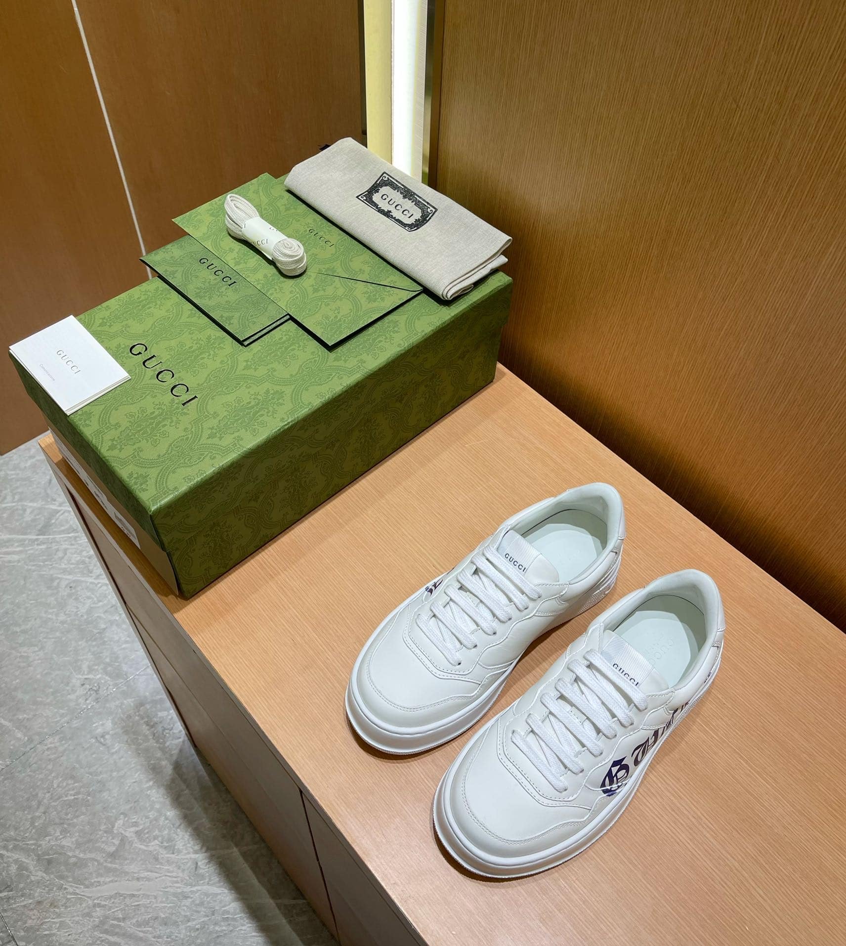 Gucci Women’S Sneaker With Logo White 708267 Upg70 9000