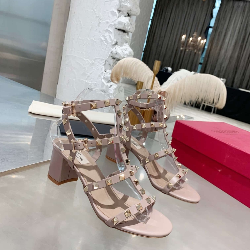 Valentino Garavani Rockstud Ankle Strap Sandal Beige 5W2S0491Vbp P45