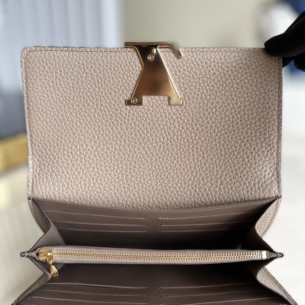 Louis Vuitton Capucines Wallet Galet M61248