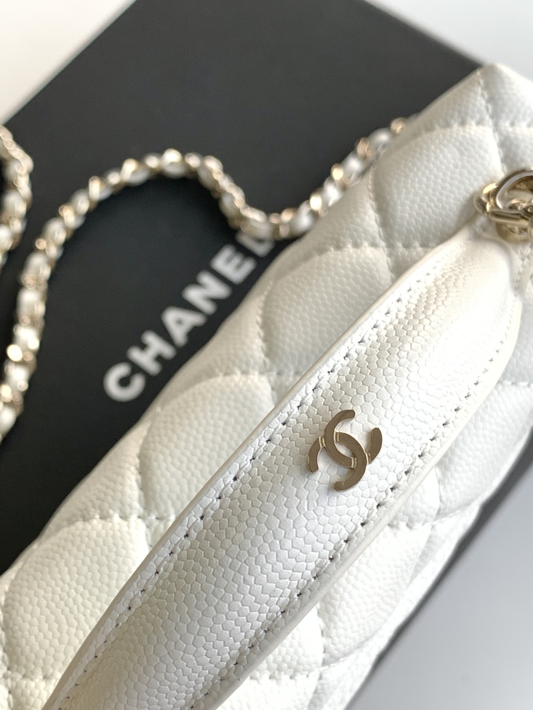 Chanel 25C Vanity Case White 20cm
