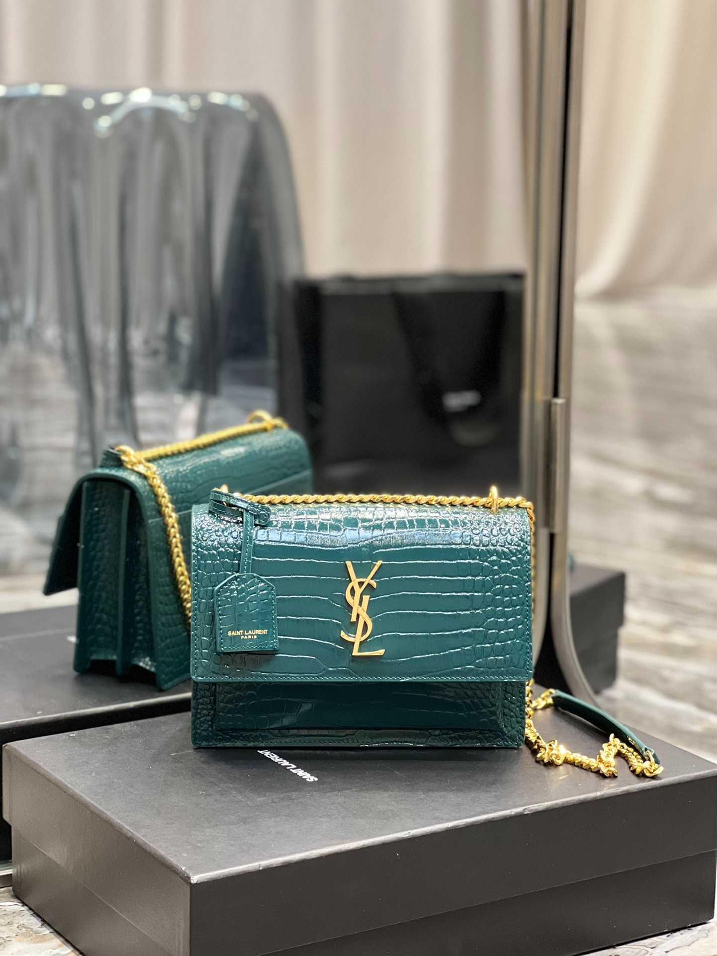 Saint Laurent Sunset Medium Chain Bag In Shiny Leather Mint