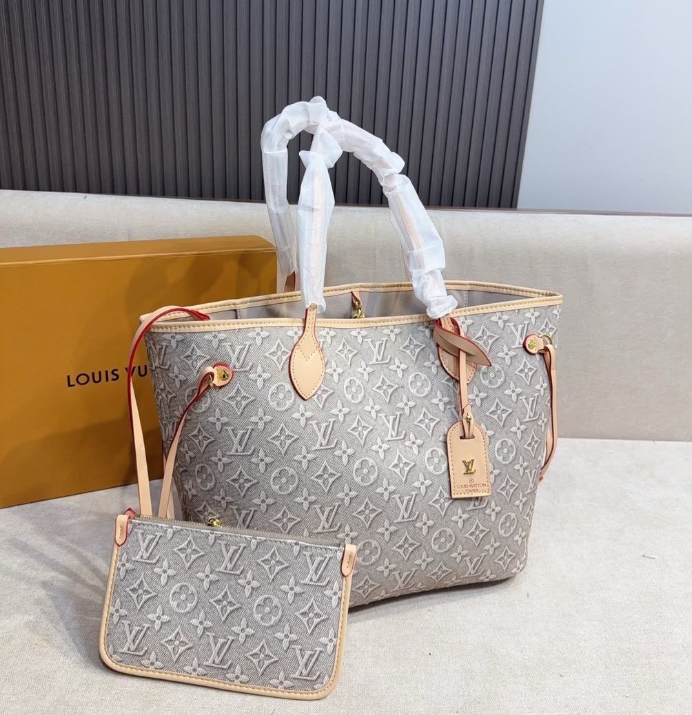 Louis Vuitton Neverfull MM Monogram Emblème Peuplier Motif 47cm M2A381