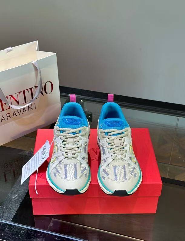 VALENTINO VLOGO EASYJOG LOW-TOP SNEAKER IN CALFSKIN AND FABRIC