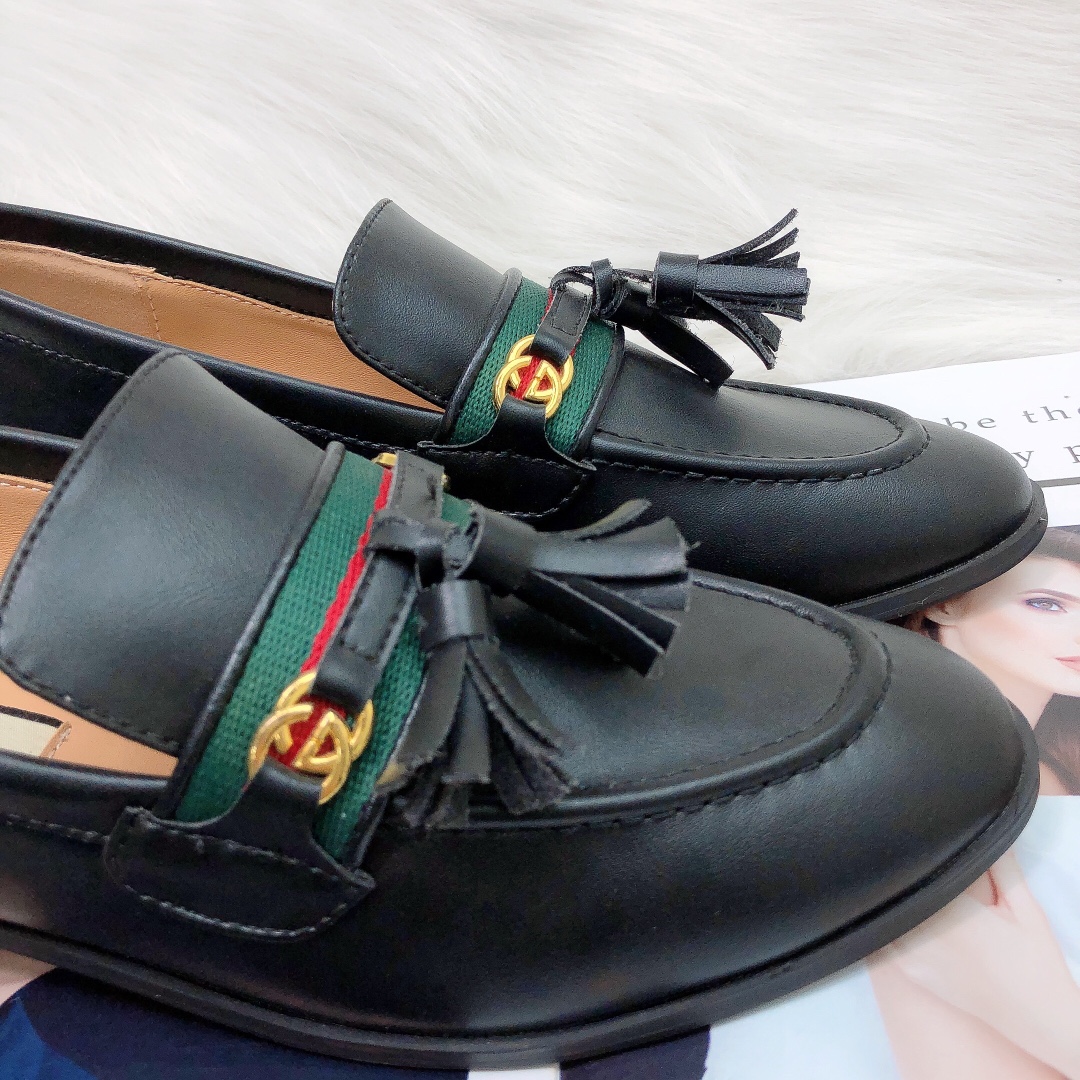 Gucci Unisex Leather Interlocking G Black
