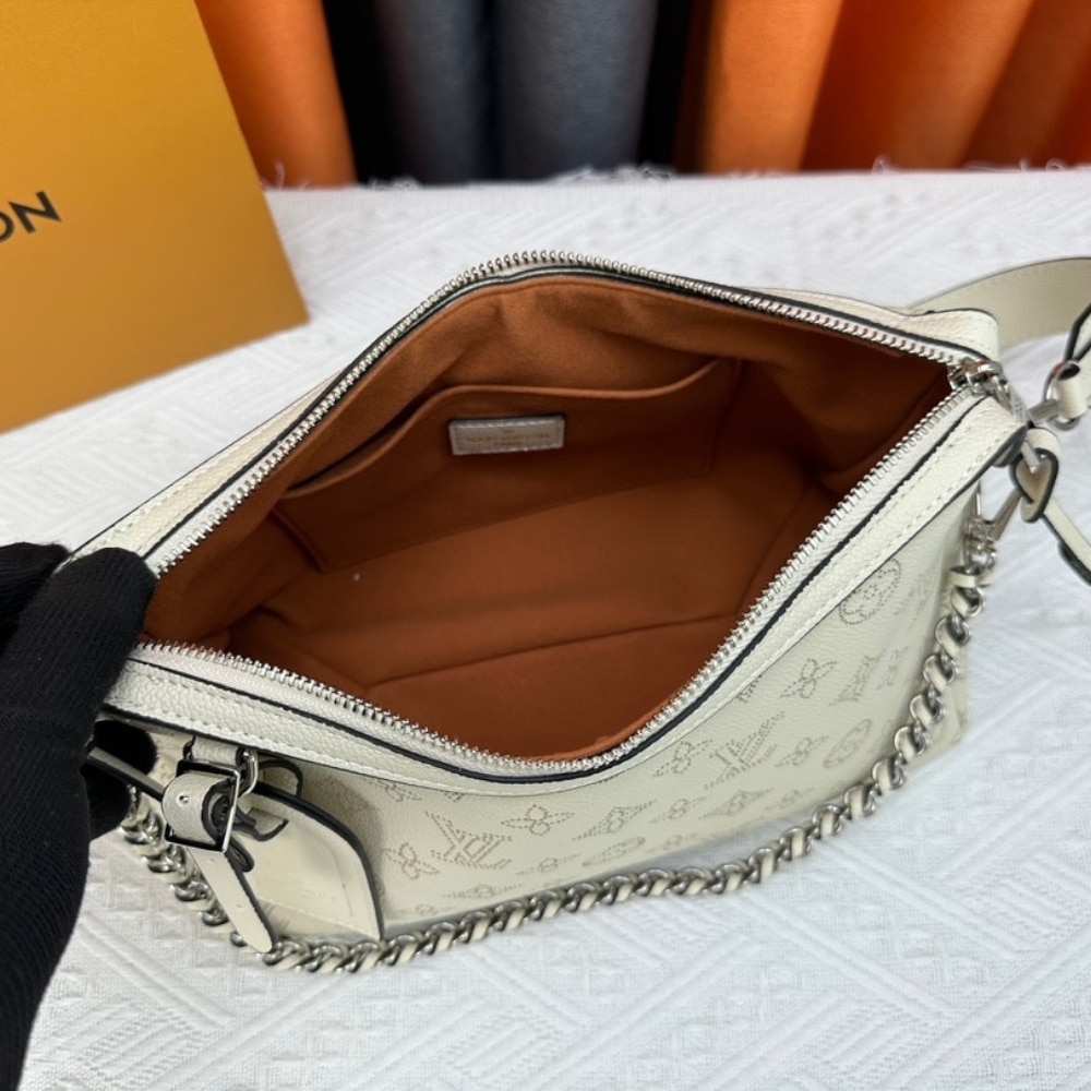 Louis Vuitton Hand It All PM Creme Beige 29Cm M24114