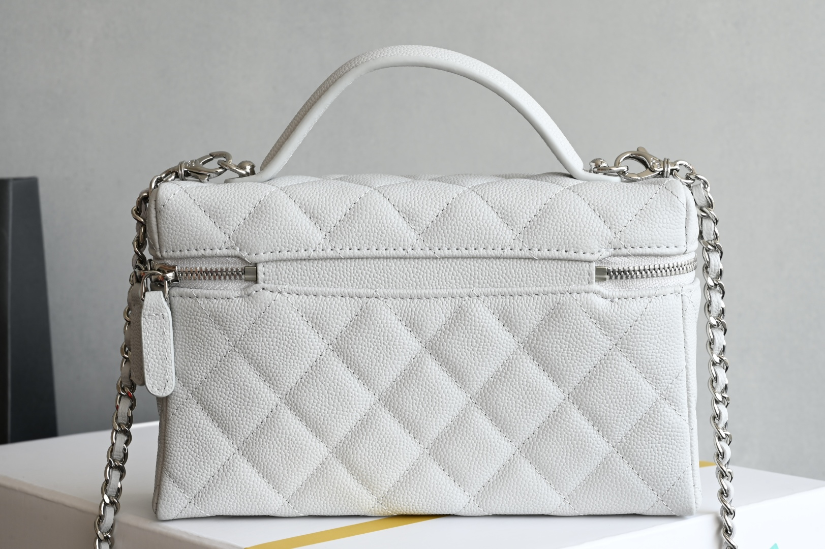 Small Vanity Case (LP Lunch Box Bag) in White Quilted Caviar Calfskin with Silver-Tone Hardware & Star Detail (25C Collection)