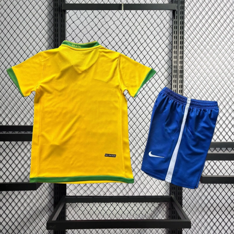 Retro KIDS 2006 KIDS Brazil home RONALDO Ronaldinho KAKA R.CARLOS CAFU ROBINHO Football jersey retro