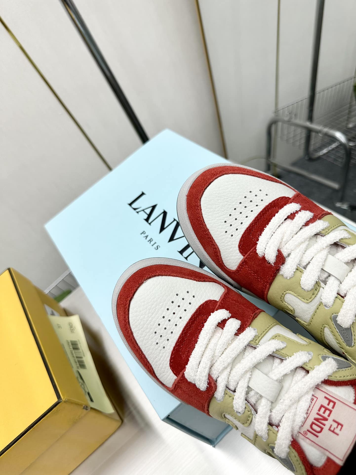 Fendi Match Suede Low Tops White And Red 7E1493Ai1Nf1H1D