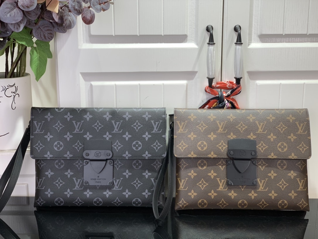 Louis Vuitton S Lock A4 Pouch Black 28Cm
