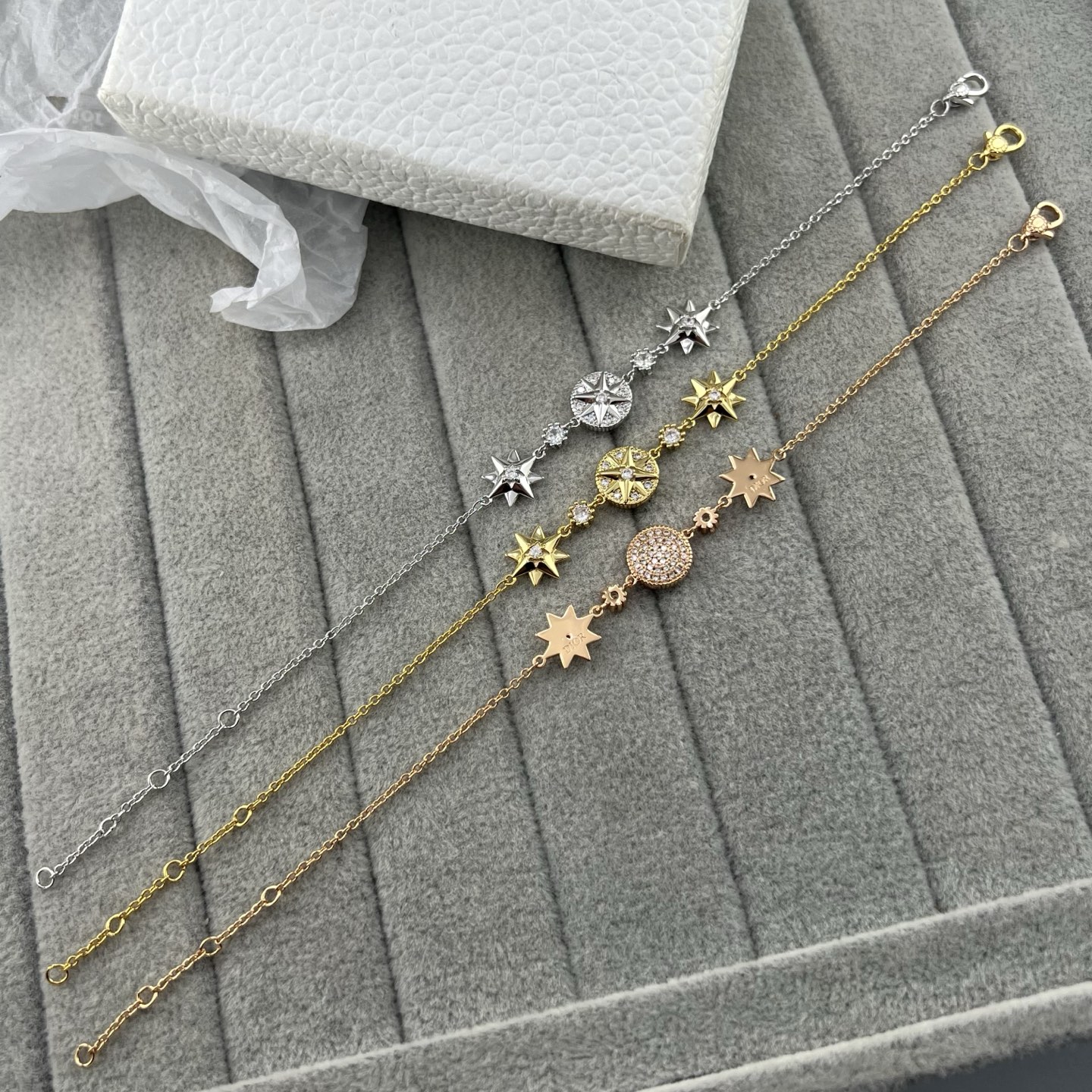 Diamond-set eight-pointed star bracelet