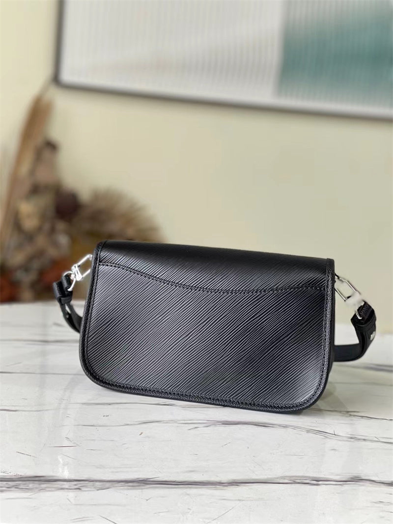 Louis Vuitton Buci 24Cm Black