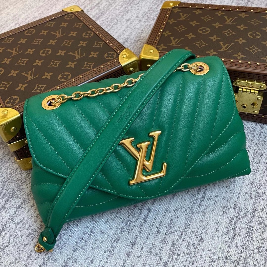Louis Vuitton New Wave Chain 24Cm Green