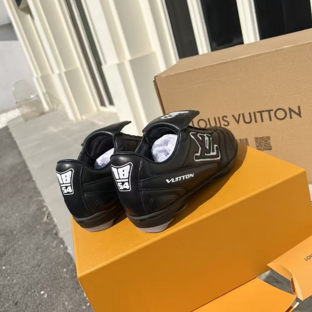 Louis Vuitton Footprint Soccer Sneaker Black 1Ahai9