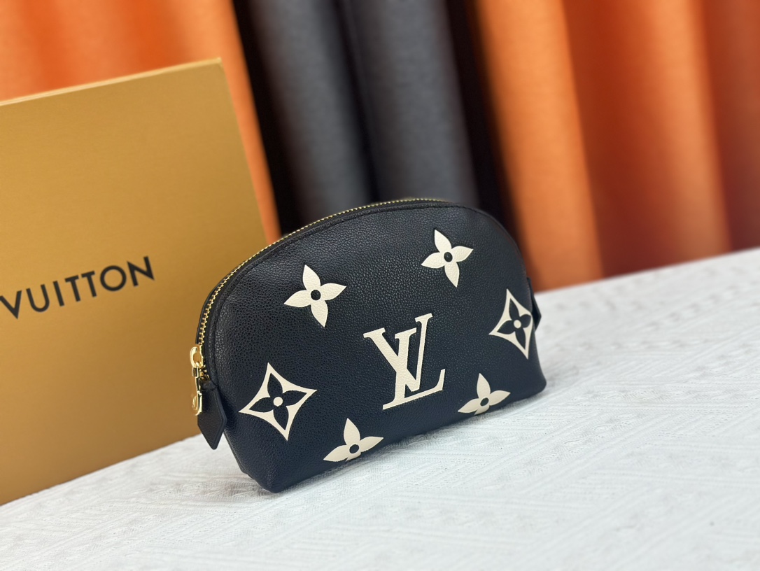 Louis Vuitton Cosmetic Pouch Pm Black 17Cm M59086