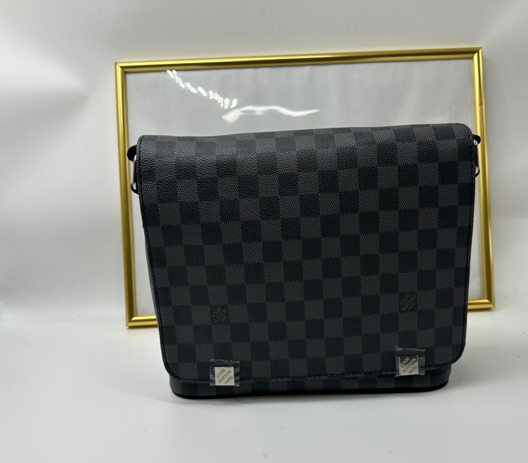 Louis Vuitton District Pm Damier Black 26Cm N41028