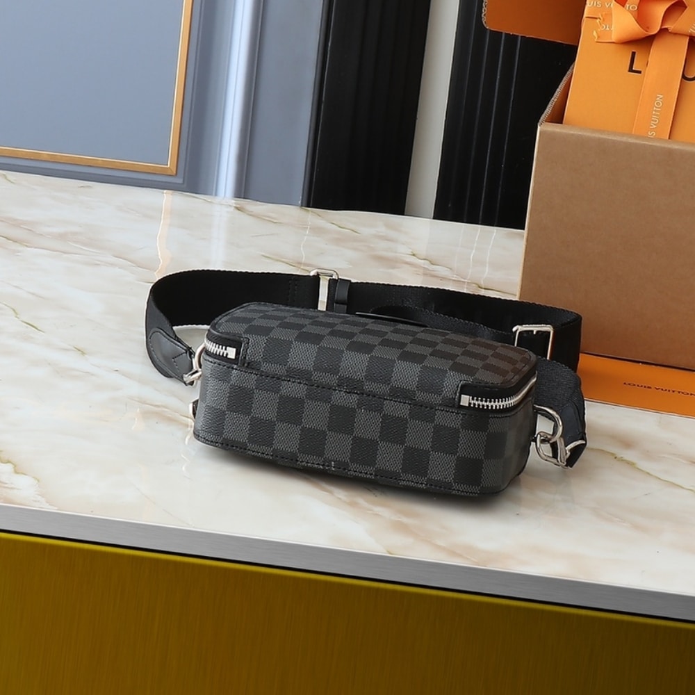 Louis Vuitton LV Alpha Wearable Grey And Black 18m