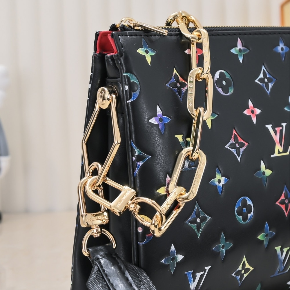 Louis Vuitton Coussin PM Black 26Cm M21353