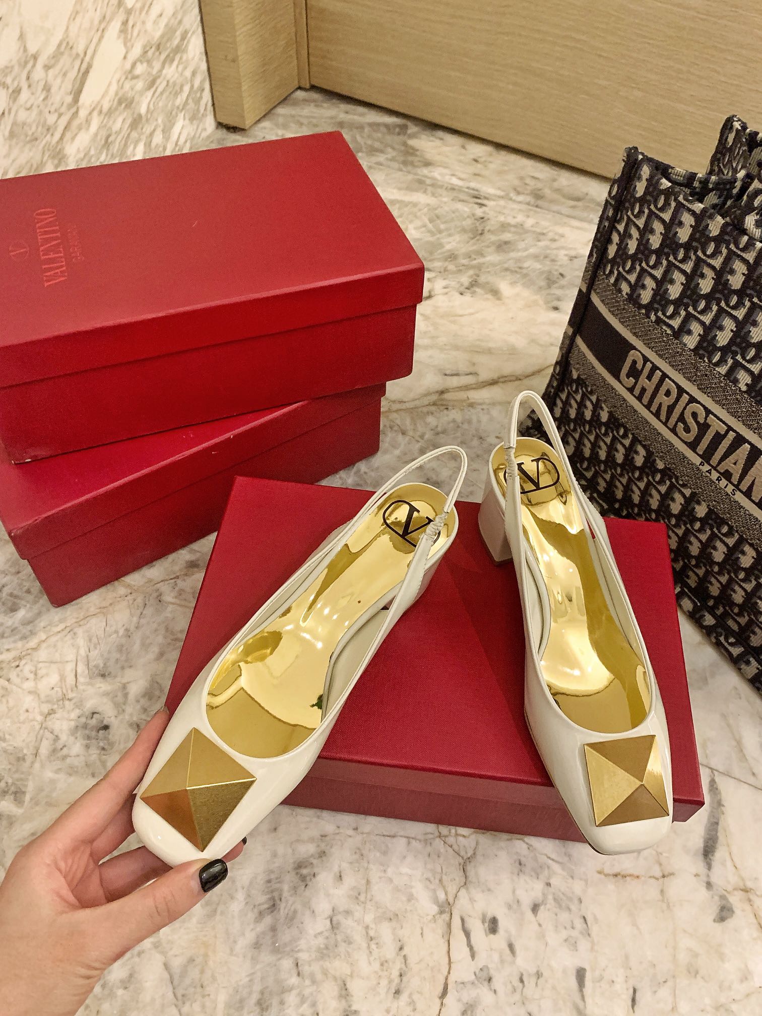 Valentino One Stud Patent-Leather Slingback Pump White
