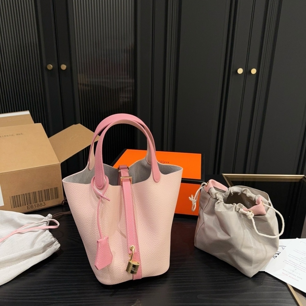 Hermes Picotin Lock 18 Pocket Bag Light Pink 18cm