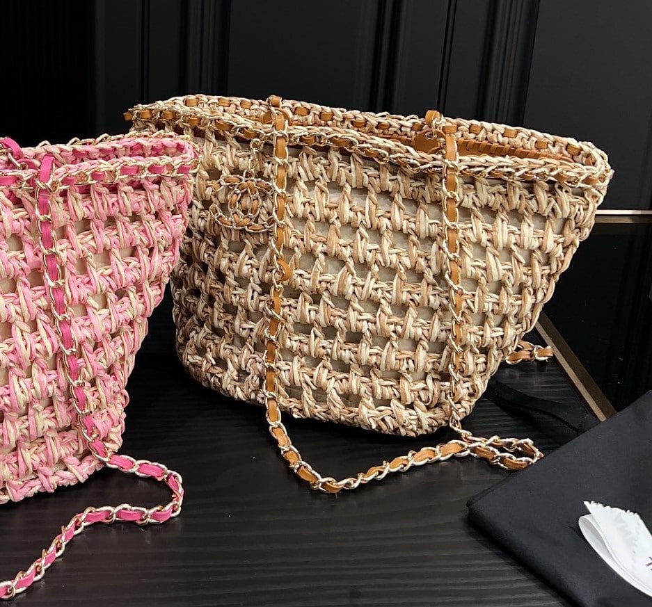 Chanel Straw Shoulder Bags Beige 27Cm