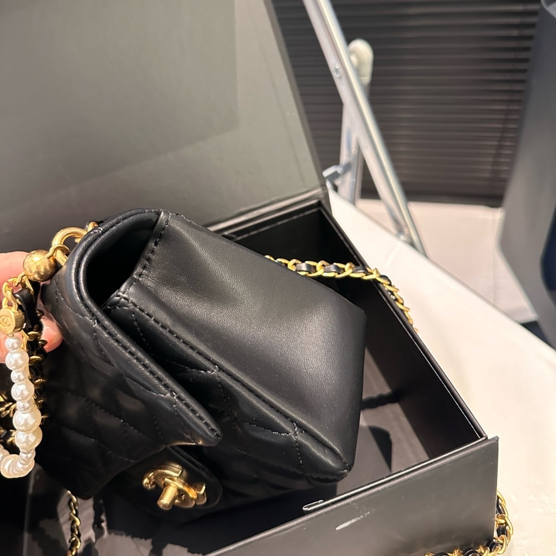 Chanel Flap Bag Gold Hardware With Chain Black 17Cm/6.6in