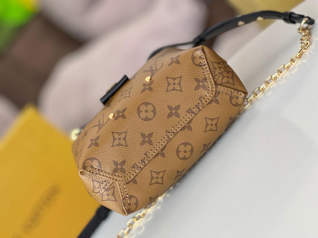 Louis Vuitton Atlantis BB in Gold 17cm/6.7in
