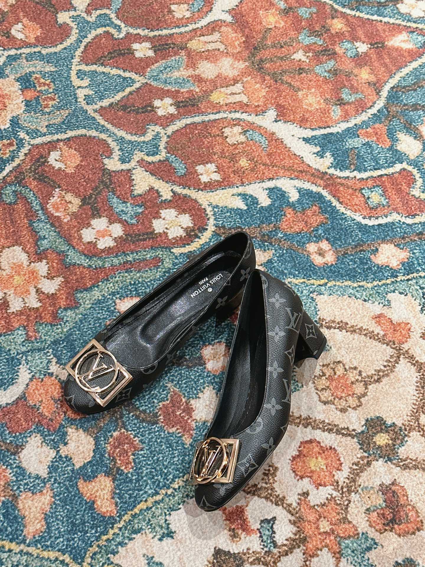 Louis Vuitton Madeleine Pumps Monogram Black