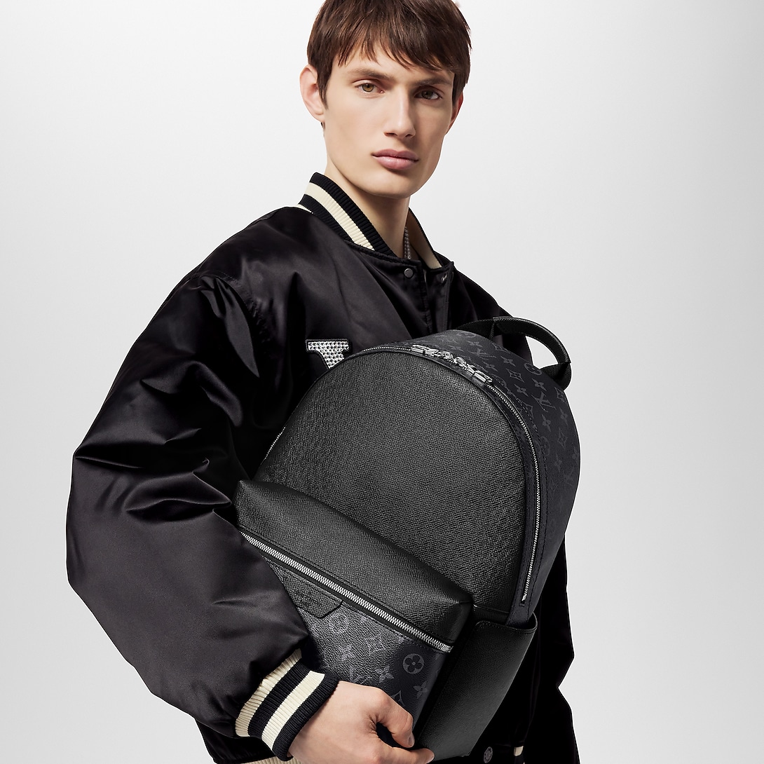 Louis Vuitton Discovery Backpack M31033