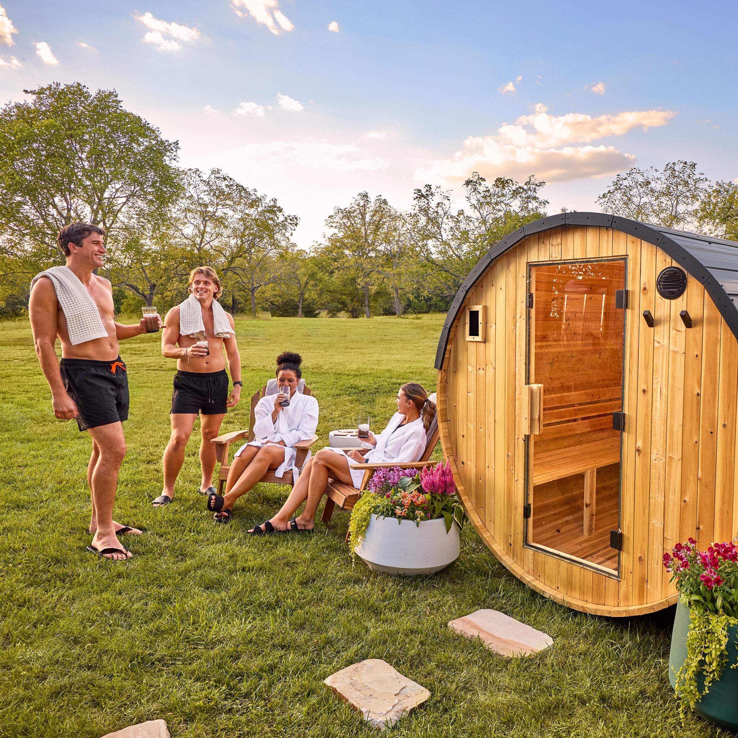 Paxton Outdoor Barrel Sauna �?4-6 Person