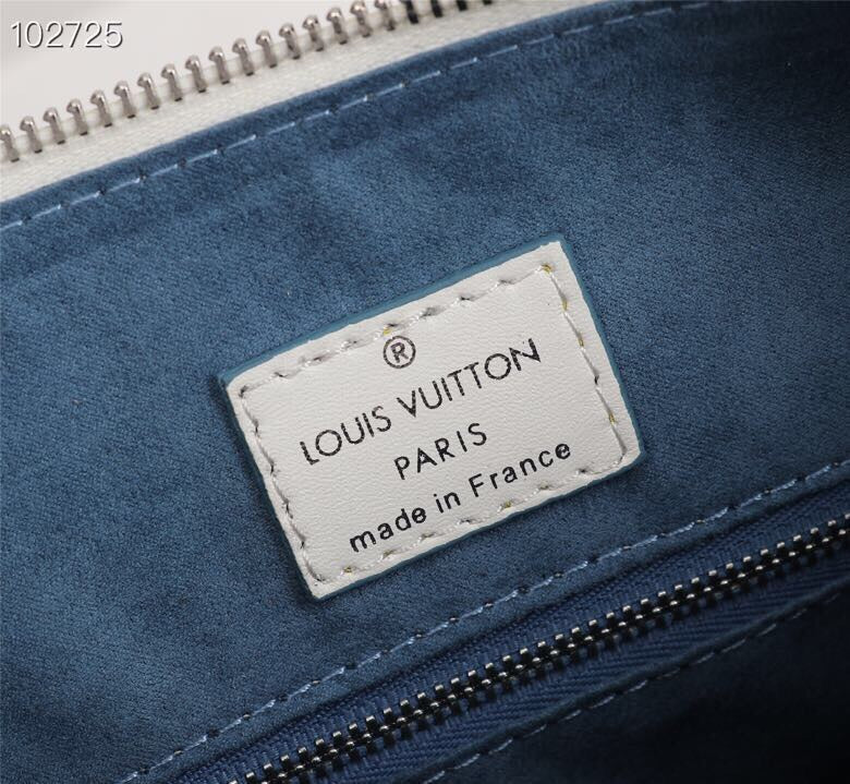 Louis Vuitton Beaubourg Hobo Mm White