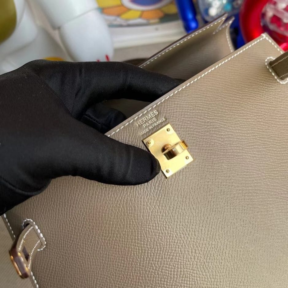 Hermes Kelly Epsom Ck18 Etoupe Gold Hardware 28Cm