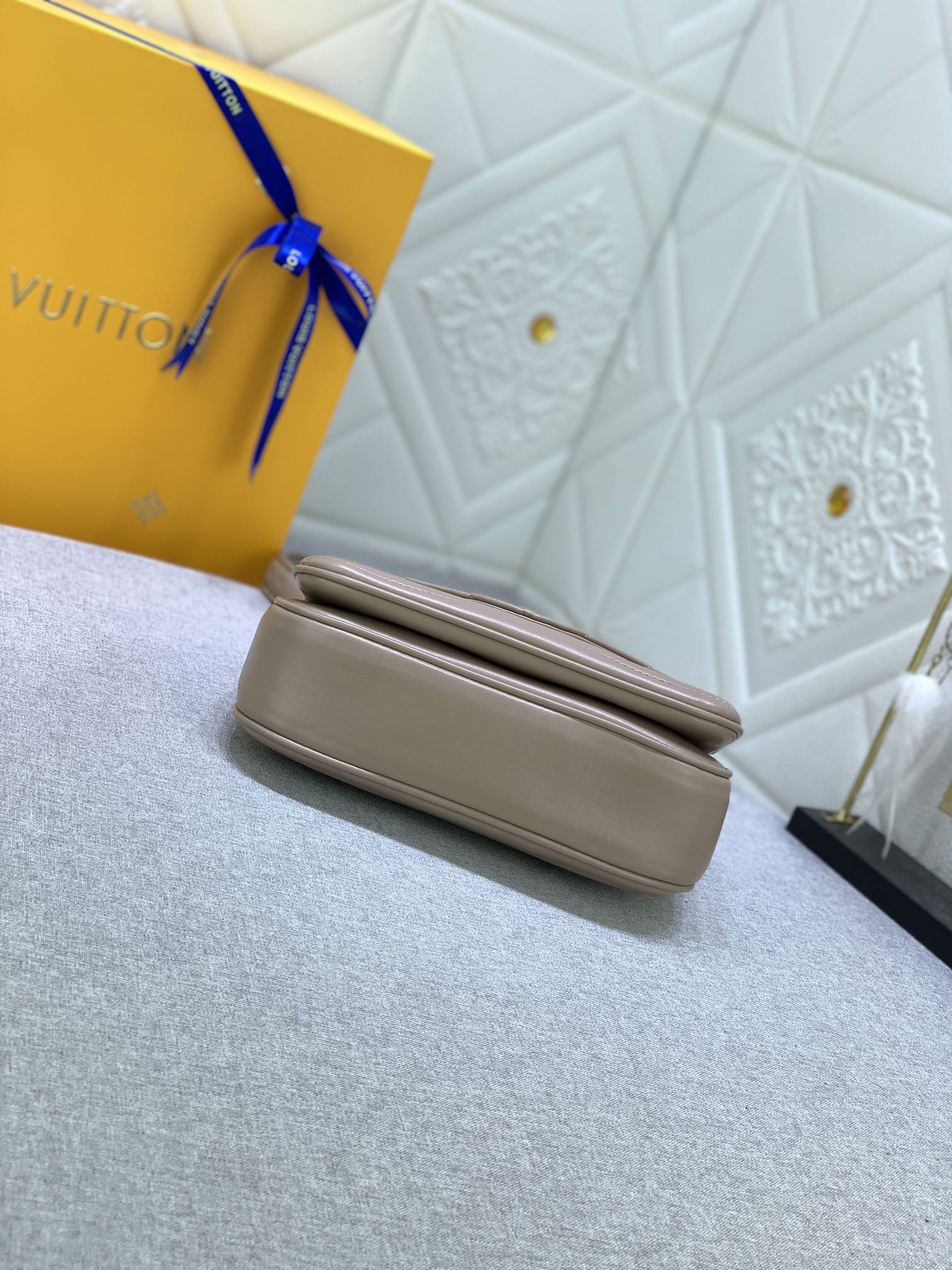Louis Vuitton New Wave Chain Bag Taupe Fonc  Brown 21Cm