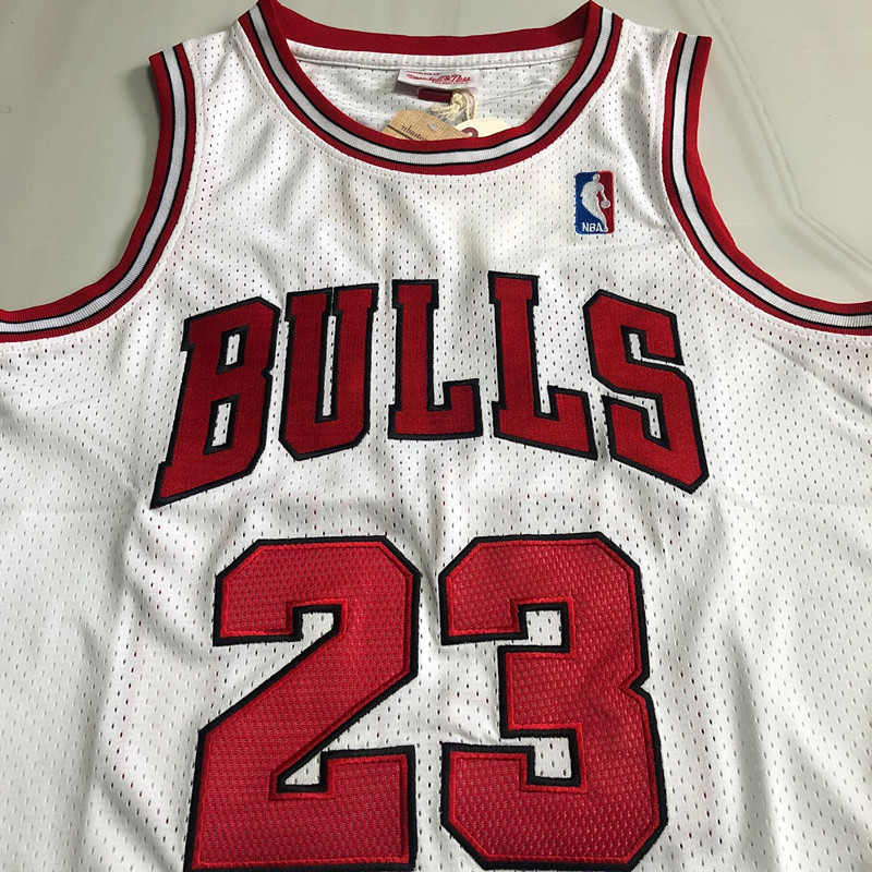 Michael Jordan Chicago Bulls 23 White MN