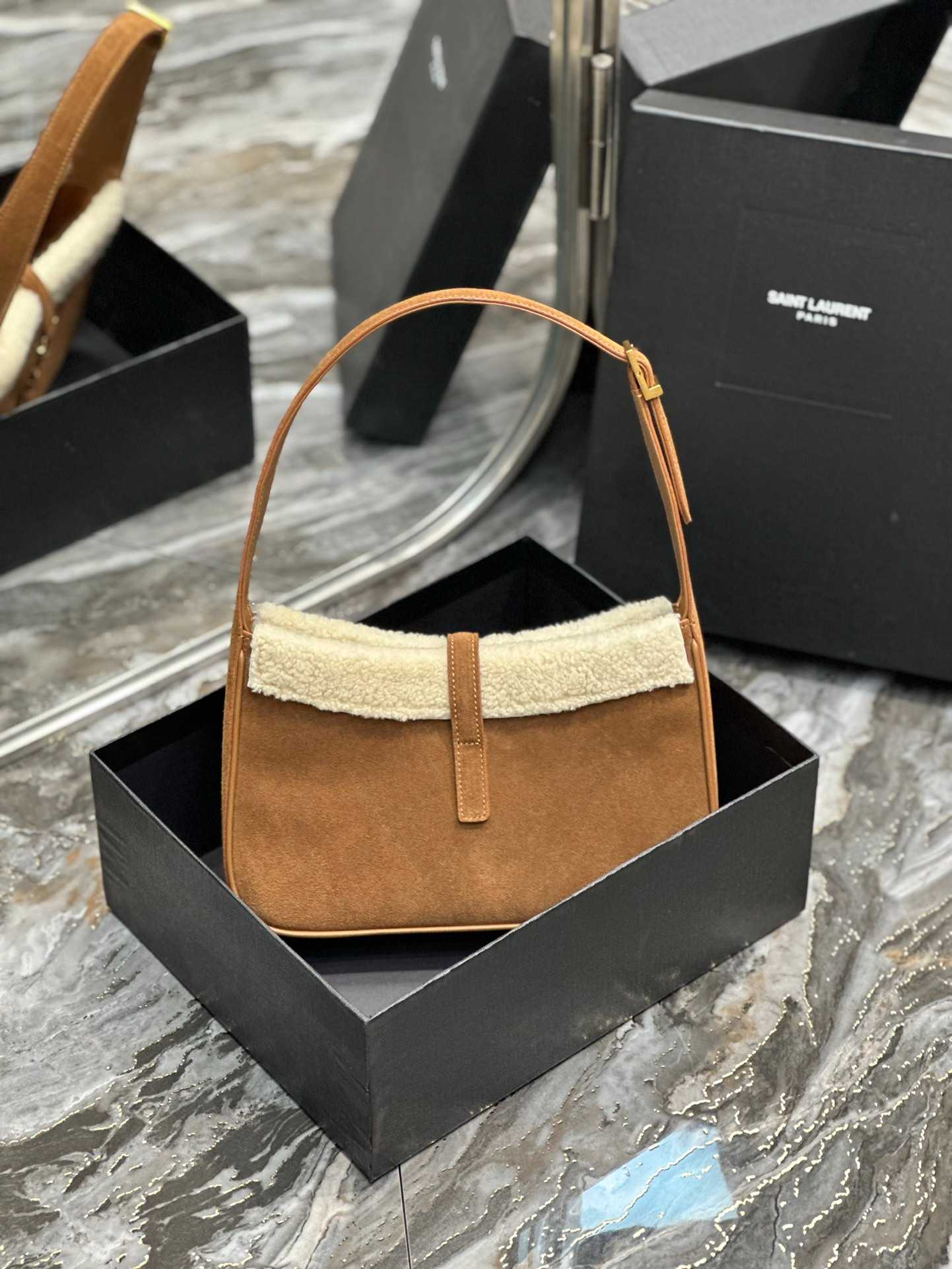 Saint Laurent Le 5 A 7 Hobo Bag In Suede And Shearling