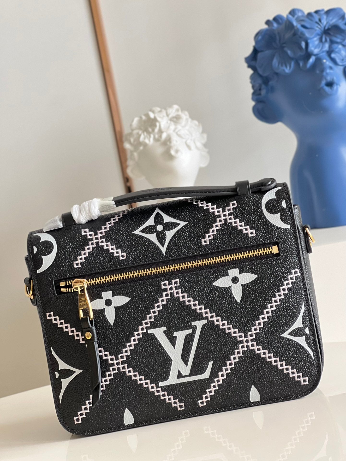 Louis Vuitton Pochette M Tis 25Cm Black Bag